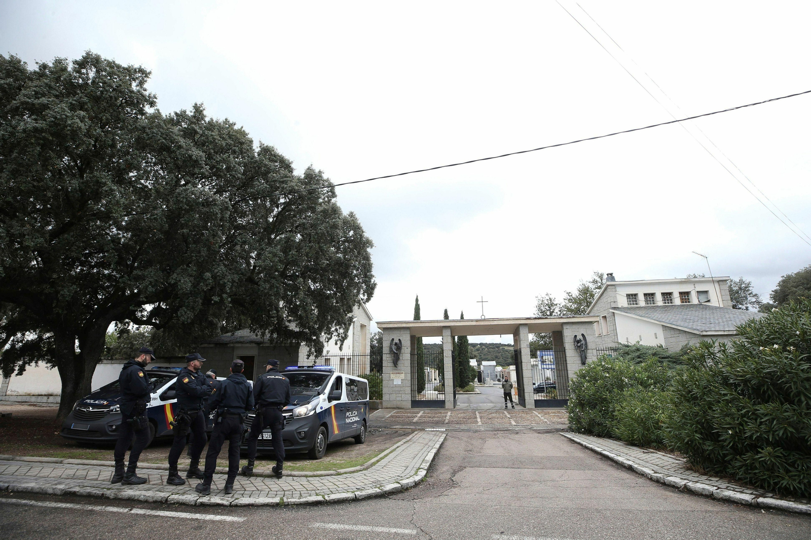 Preparativos en el Valle de los Caídos para la exhumación de Franco