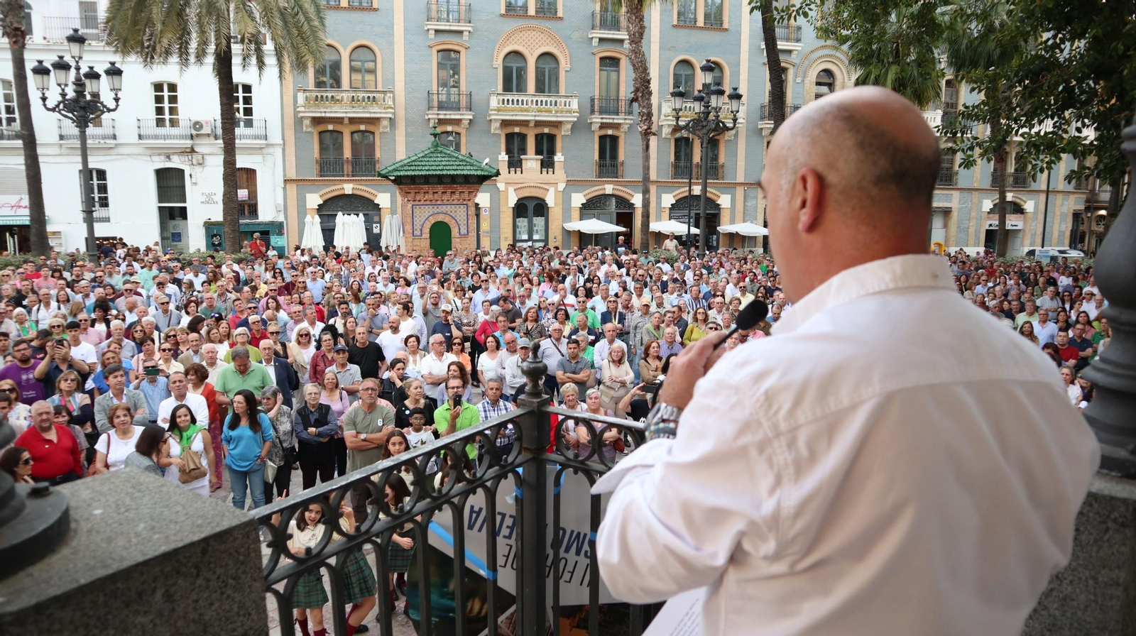 Imágenes de la concentración por las infraestructuras para Huelva