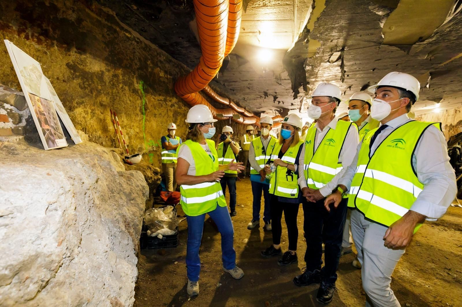 El túnel del Metro de Málaga hacia el centro y sus restos arqueológicos.