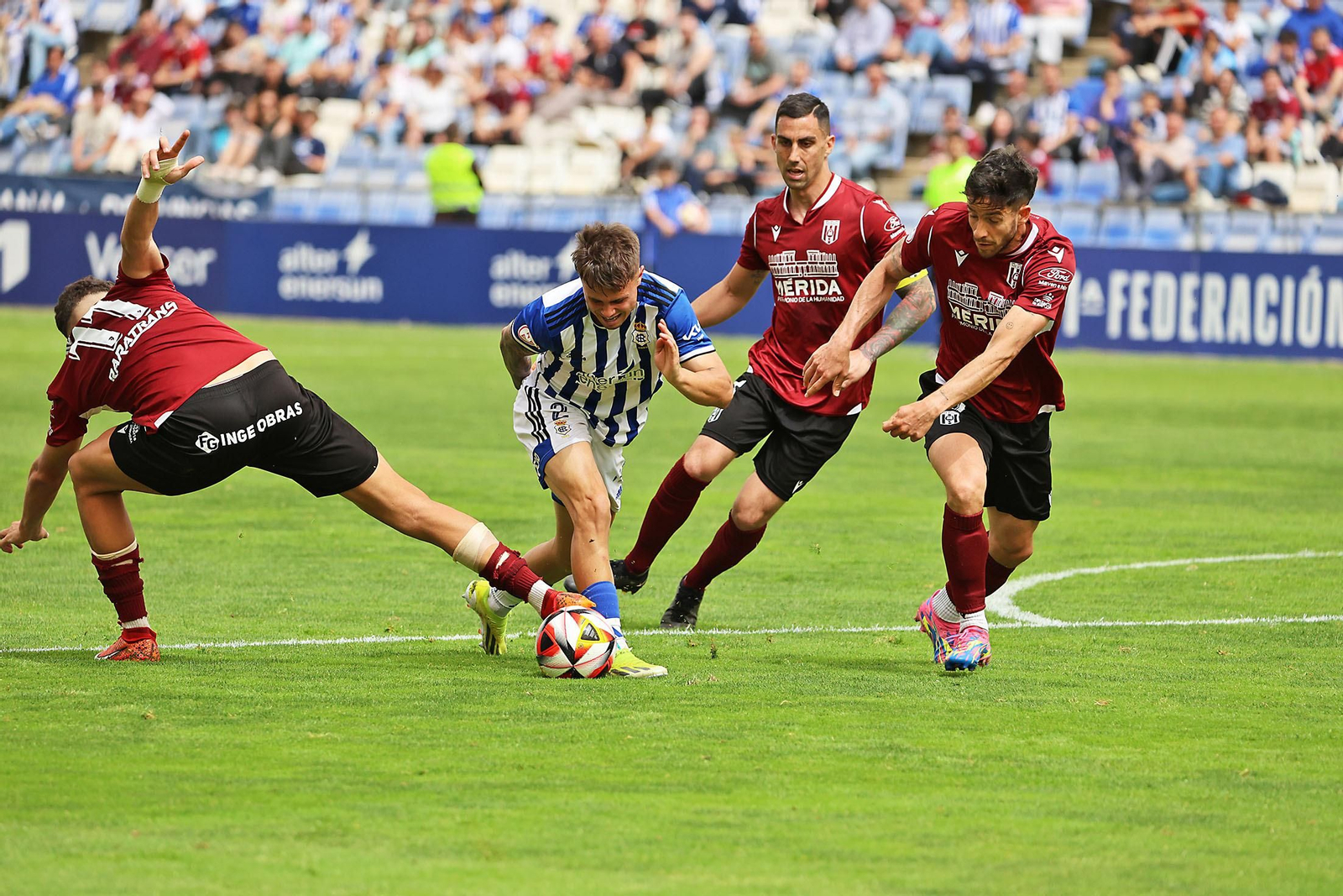 Imágenes del encuentro entre el Recreativo de Huelva y la AD Mérida