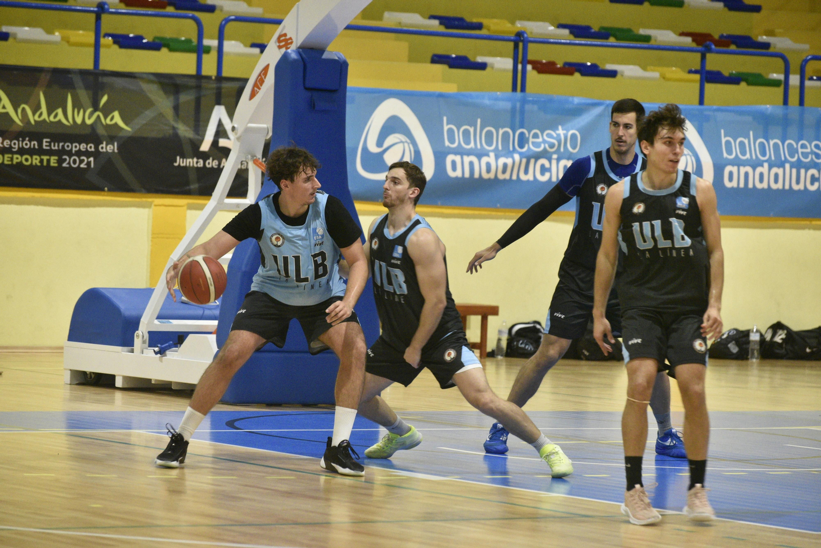 Jugadores de la ULB, en el último entrenamiento de la semana