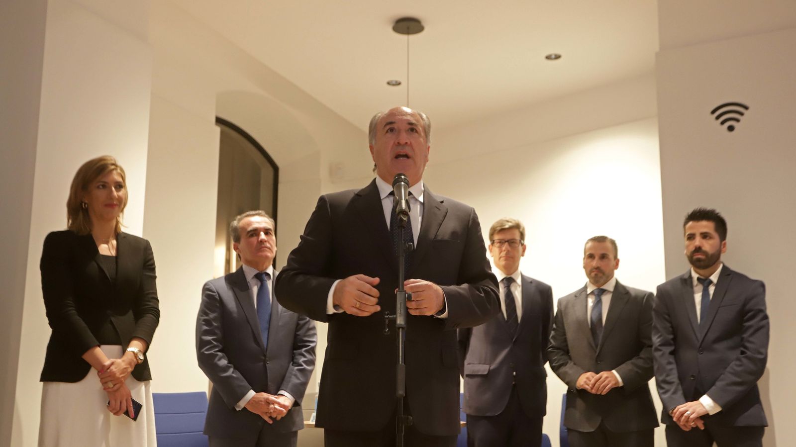 Inauguración de la nueva oficina de La Caixa en imágenes