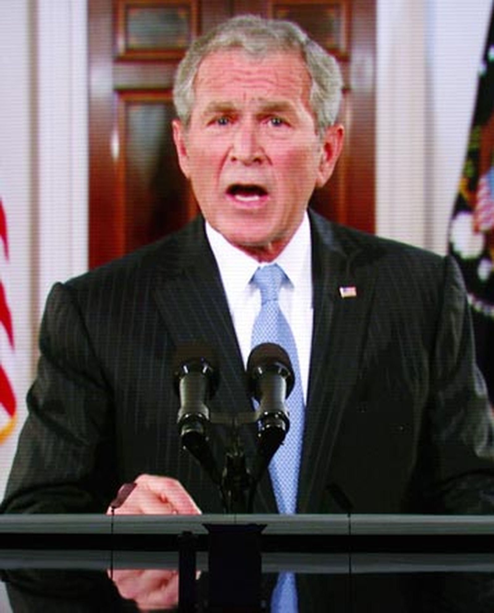 Bush defiende a McCain como el más "preparado" para gobernar