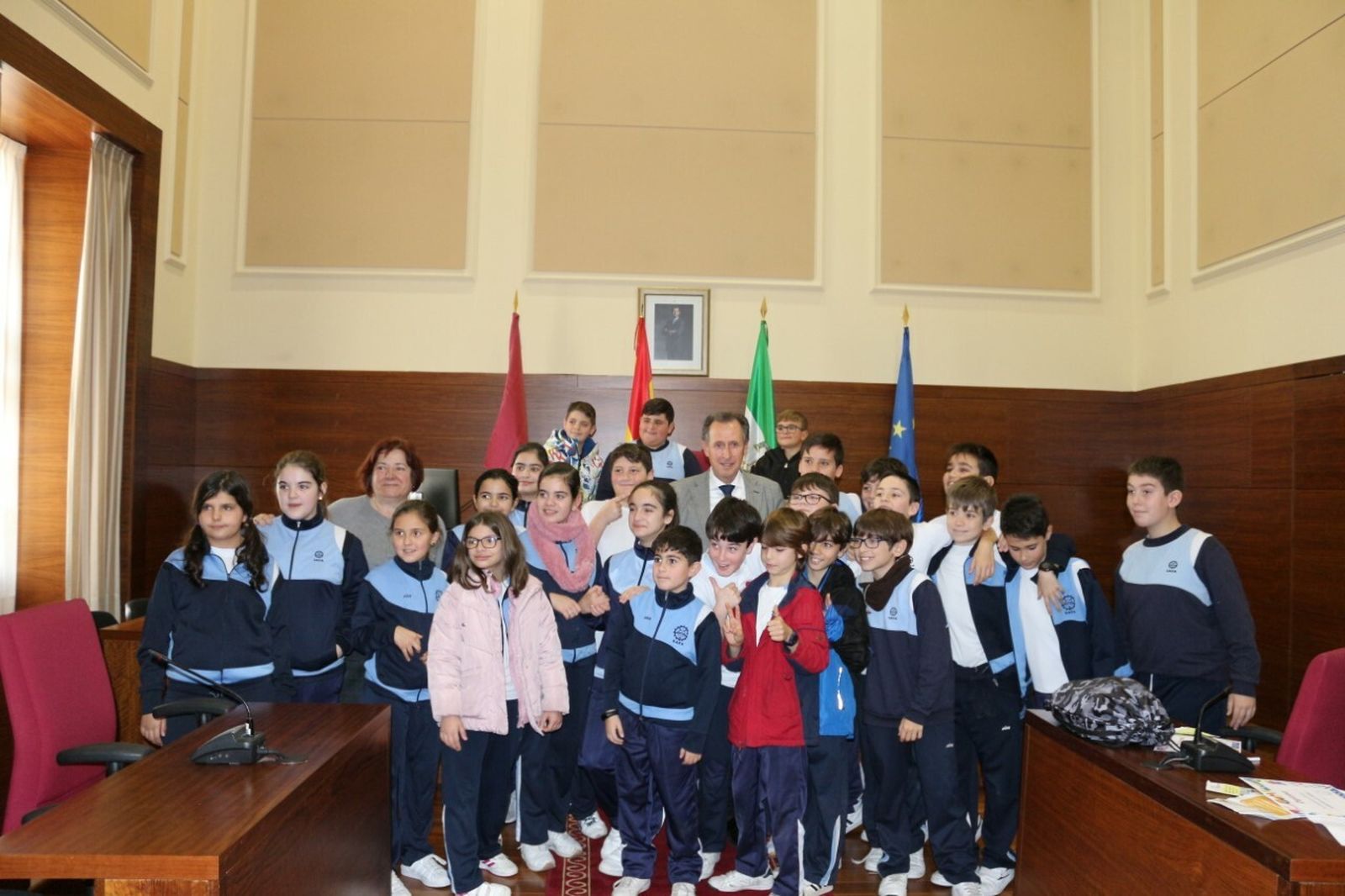 Escolares del colegio Safa durante su visita al Salón de Plenos.