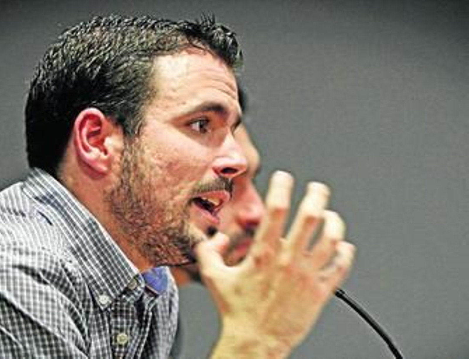 Alberto Garzón, ayer en la Facultad de Ciencias del Trabajo.