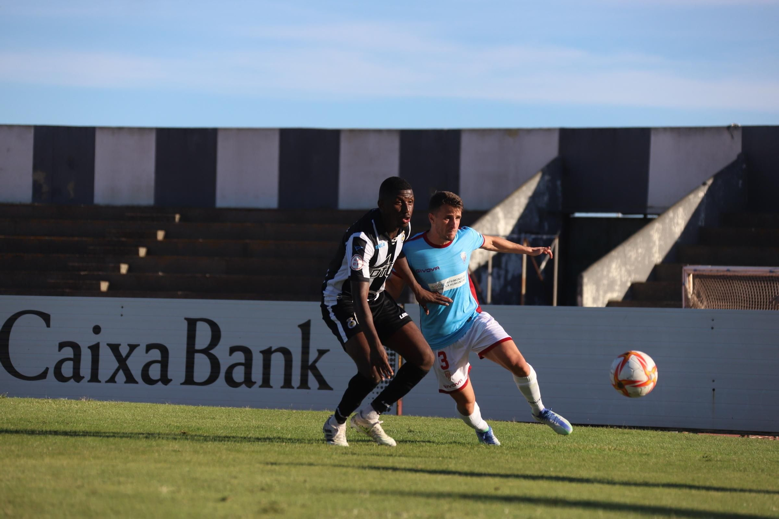 La victoria del Córdoba CF ante la Balompédica Linense, en imágenes
