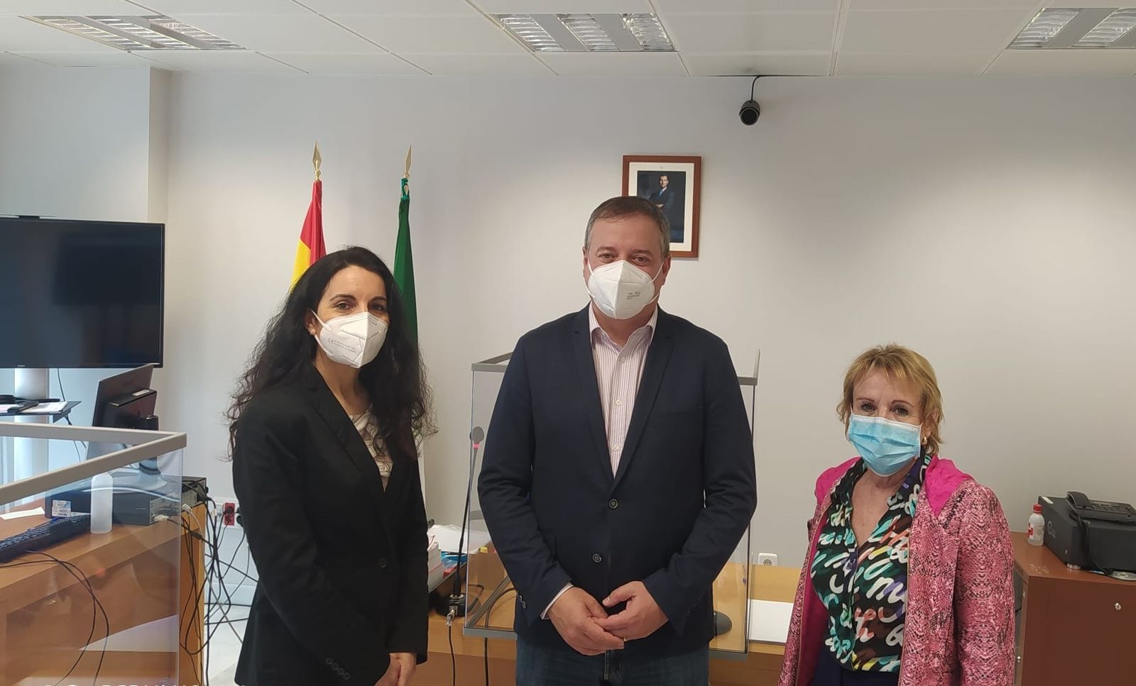 El delegado de Justicia, José Luis Delgado, durante una visita a los juzgados de Roquetas de Mar.