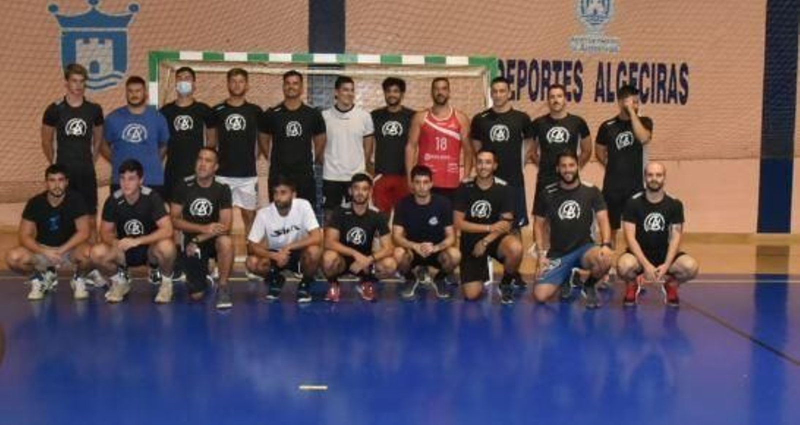 Los integrantes del BM Ciudad de Algeciras antes de su primer entrenamiento