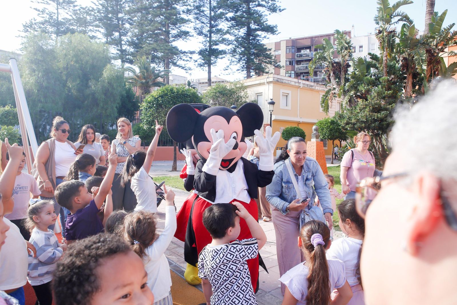 Las fotos de la inauguración del nuevo parque infantil junto al Conservatorio de La Línea