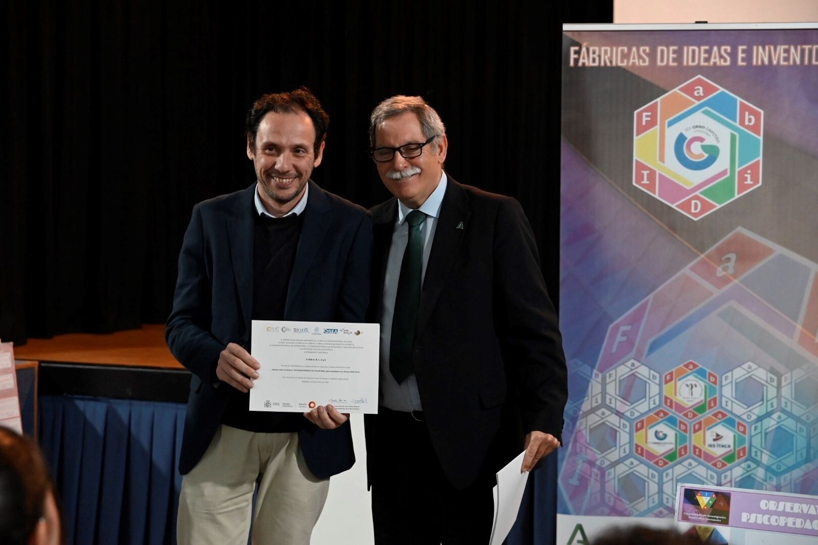 La entrega de los premios científicos al alumnado del instituto Gran Capitán de Córdoba, en imágenes