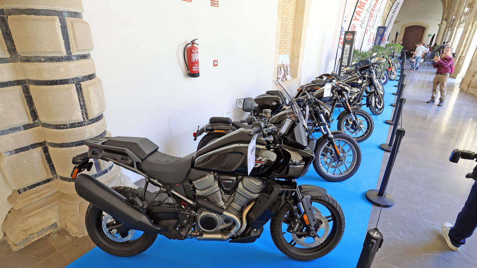 Exposición de motos clásicas y últimas novedades en Jerez por el Gran Premio