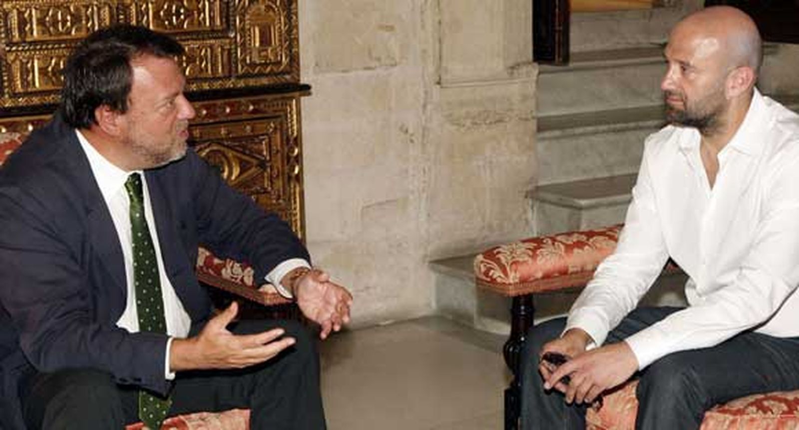 Monteseirín rompe la hucha