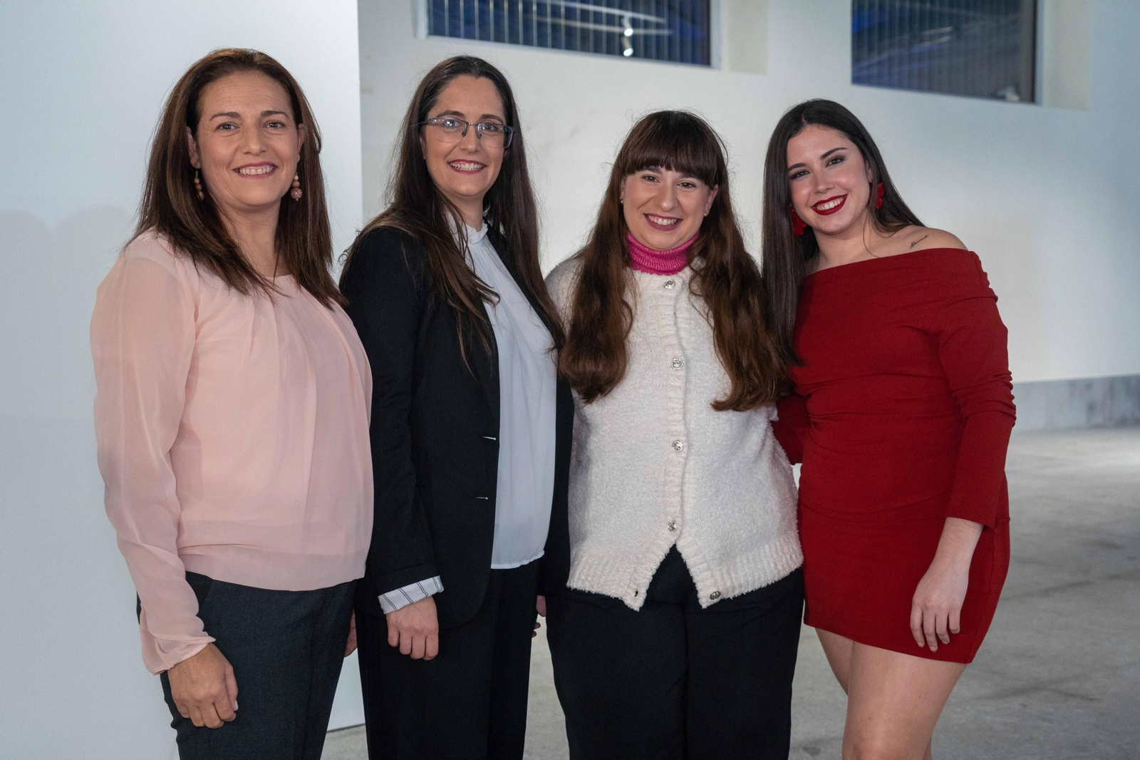 Imágenes de los invitados a la gala de los  37 premios Onubenses del Año