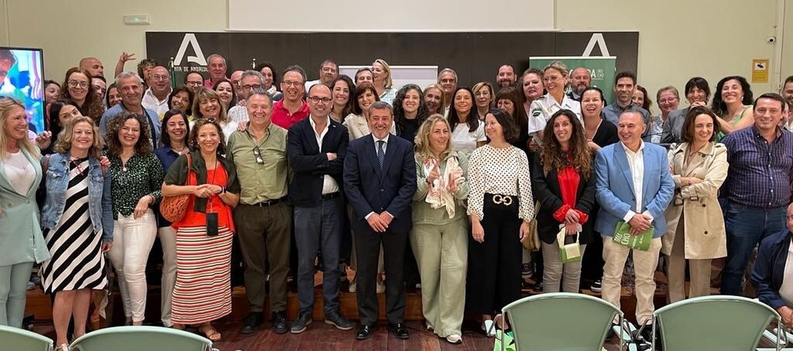 Alfonso Candón, en el centro, durante la presentación de la campaña.