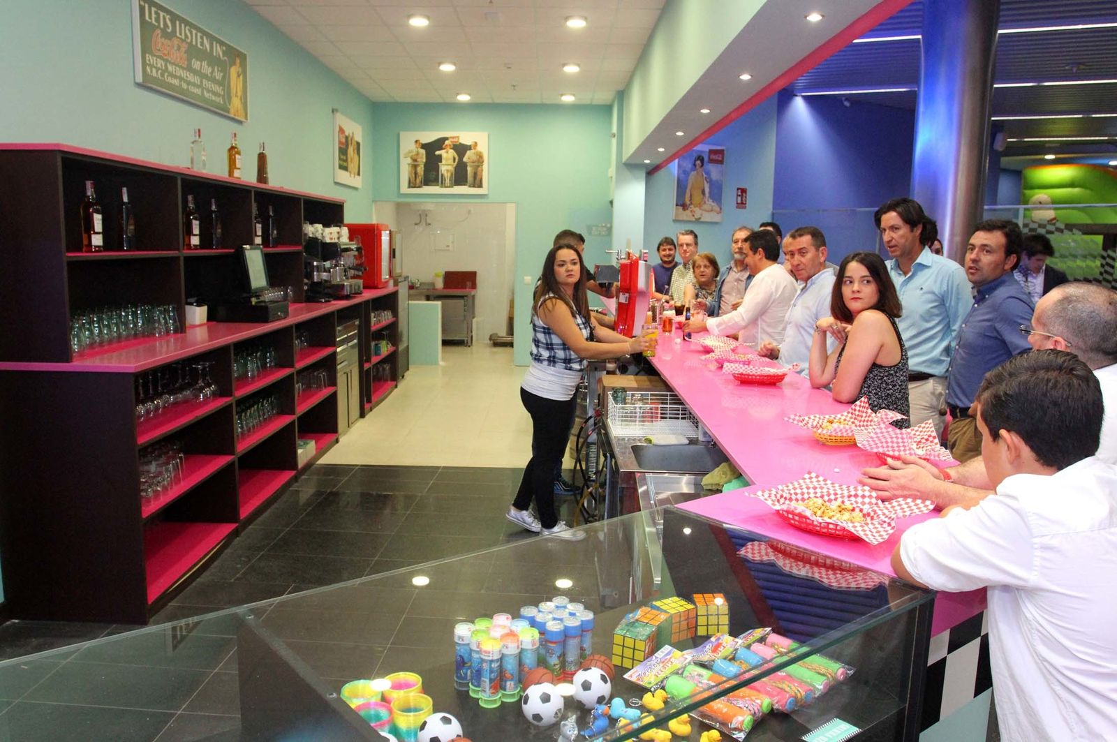 Imágenes del Aqualon Bowling.