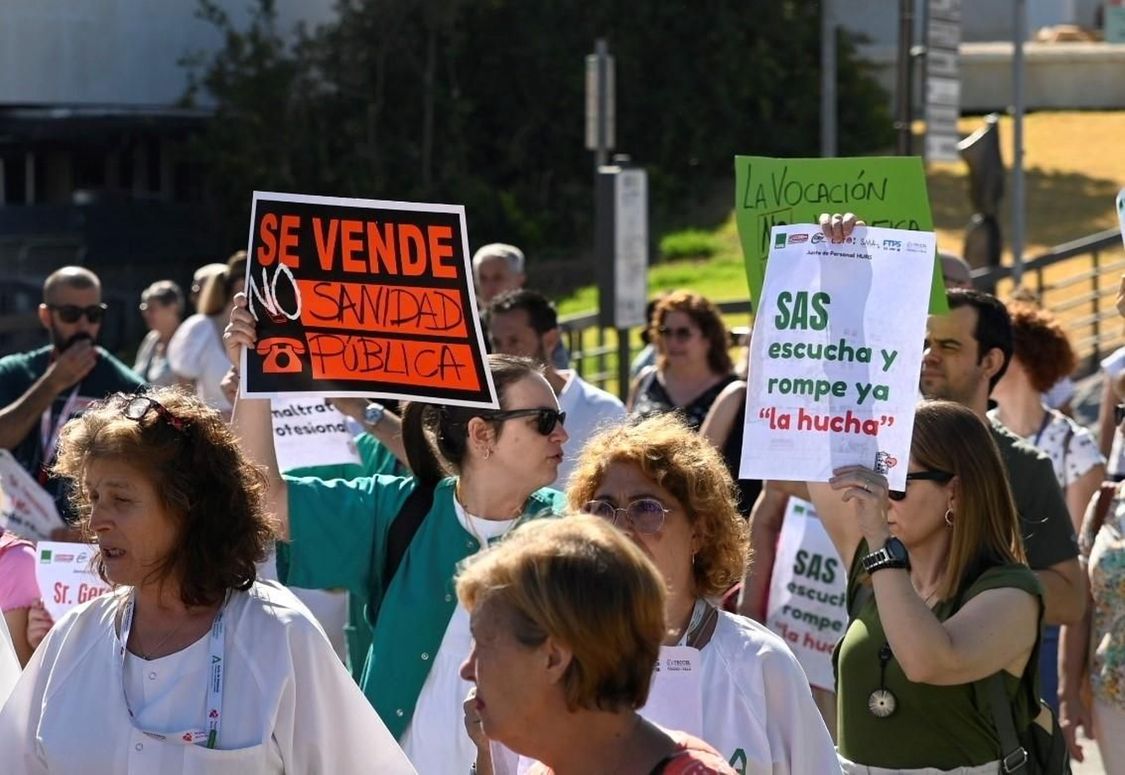 Las imágenes de la manifestación en el Hospital Reina Sofía por los recortes del SAS