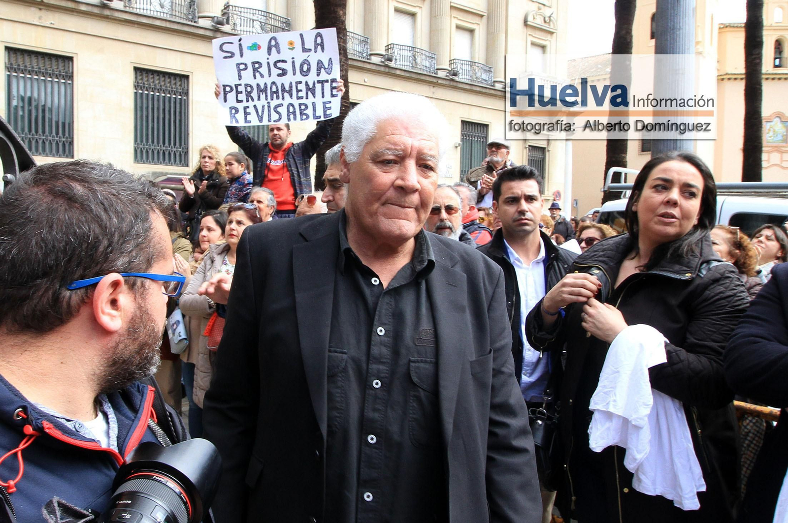 Imágenes de la manifestación contra la derogación de la prisión permanente revisable celebrada en Huelva