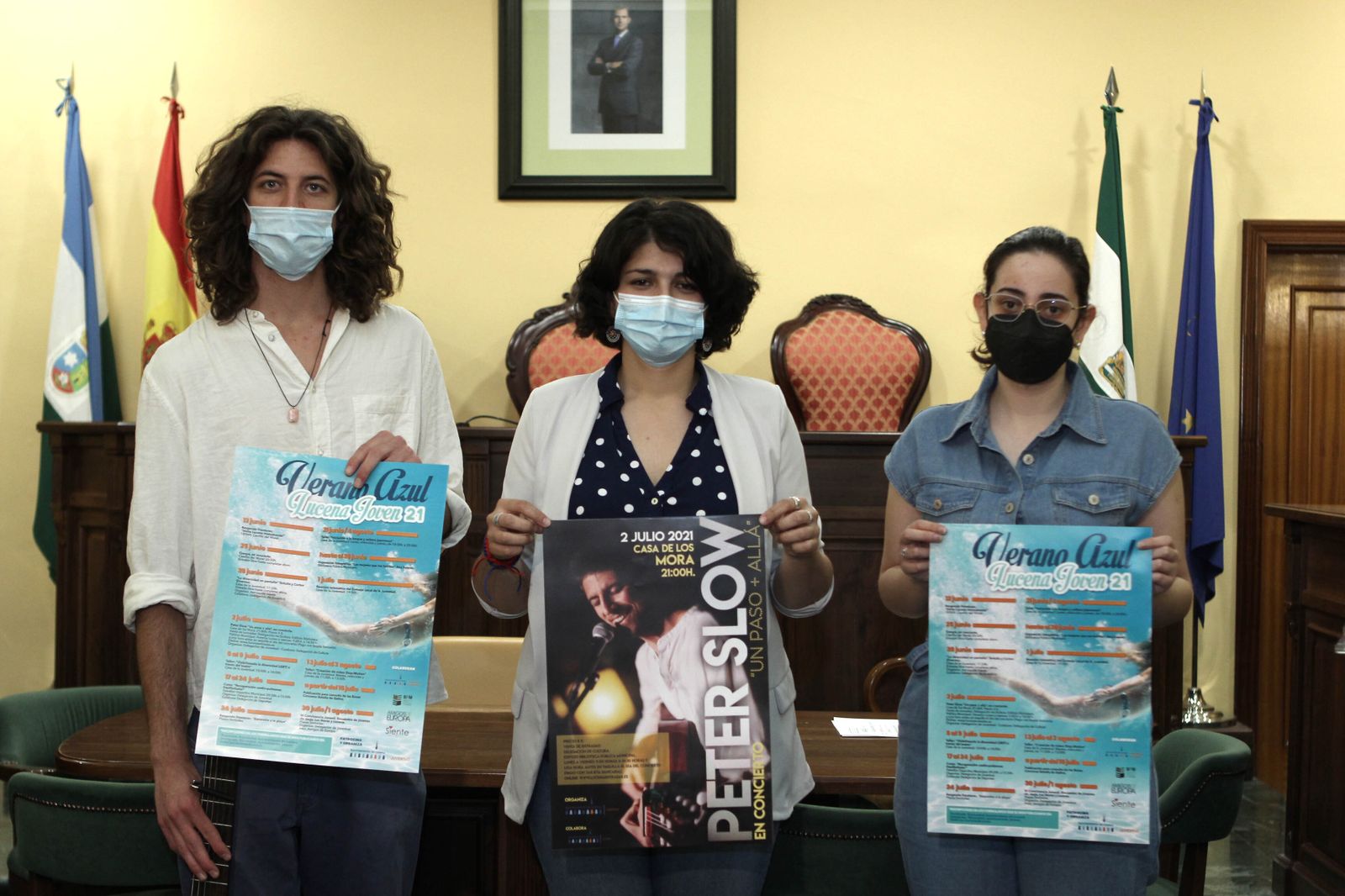 Asistentes a la presentación de la agenda 'Verano Azul' de Lucena.