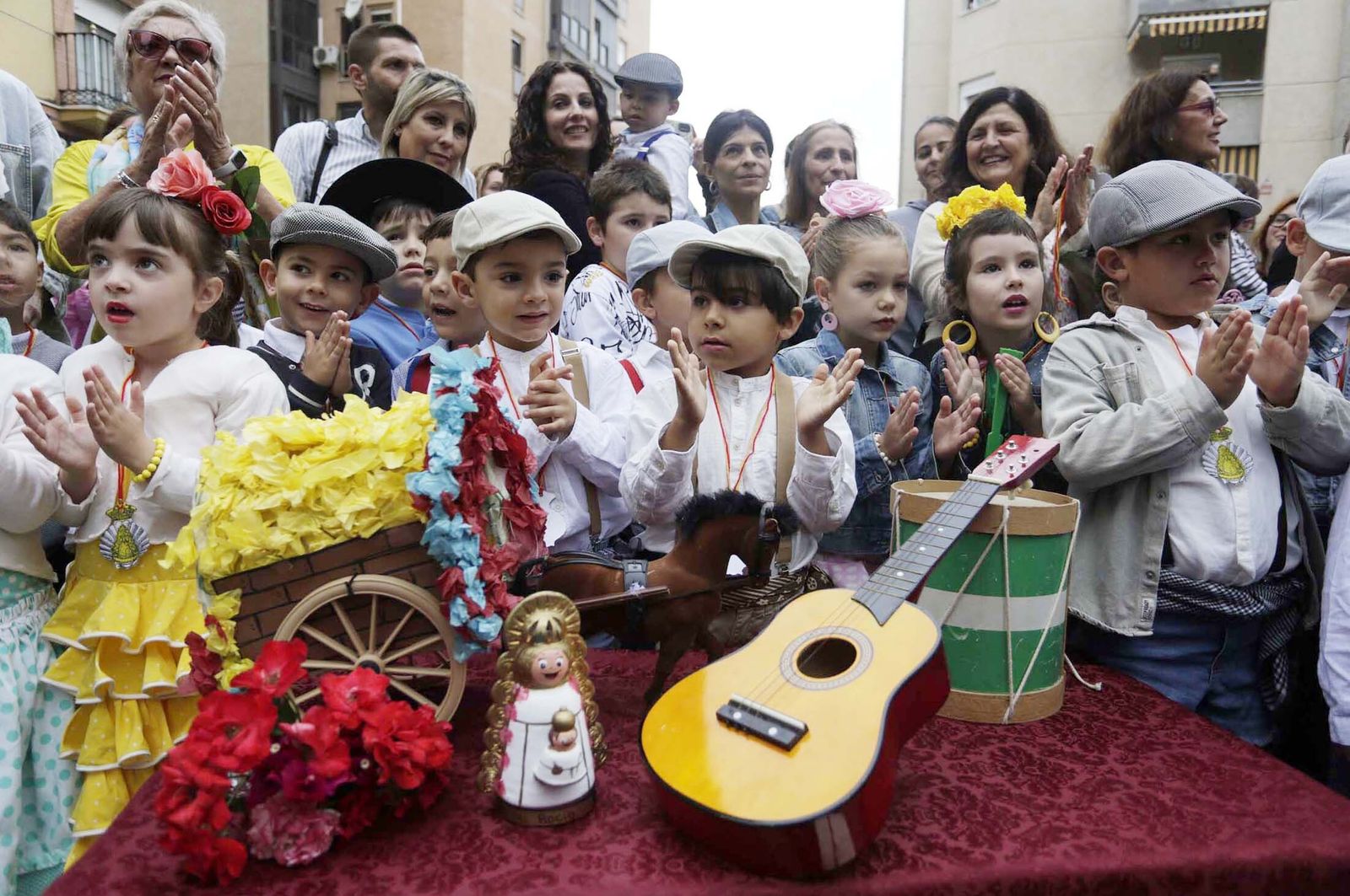 El Rocío 2023: Imágenes de los peregrinos de la Hermandad de Emigrantes