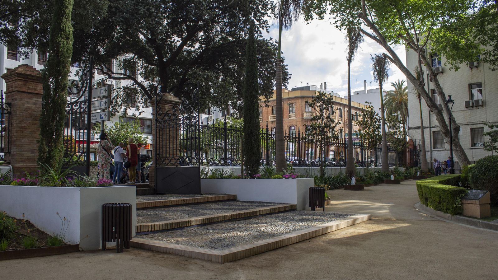 Entrada principal del parque María Cristina en Algeciras.