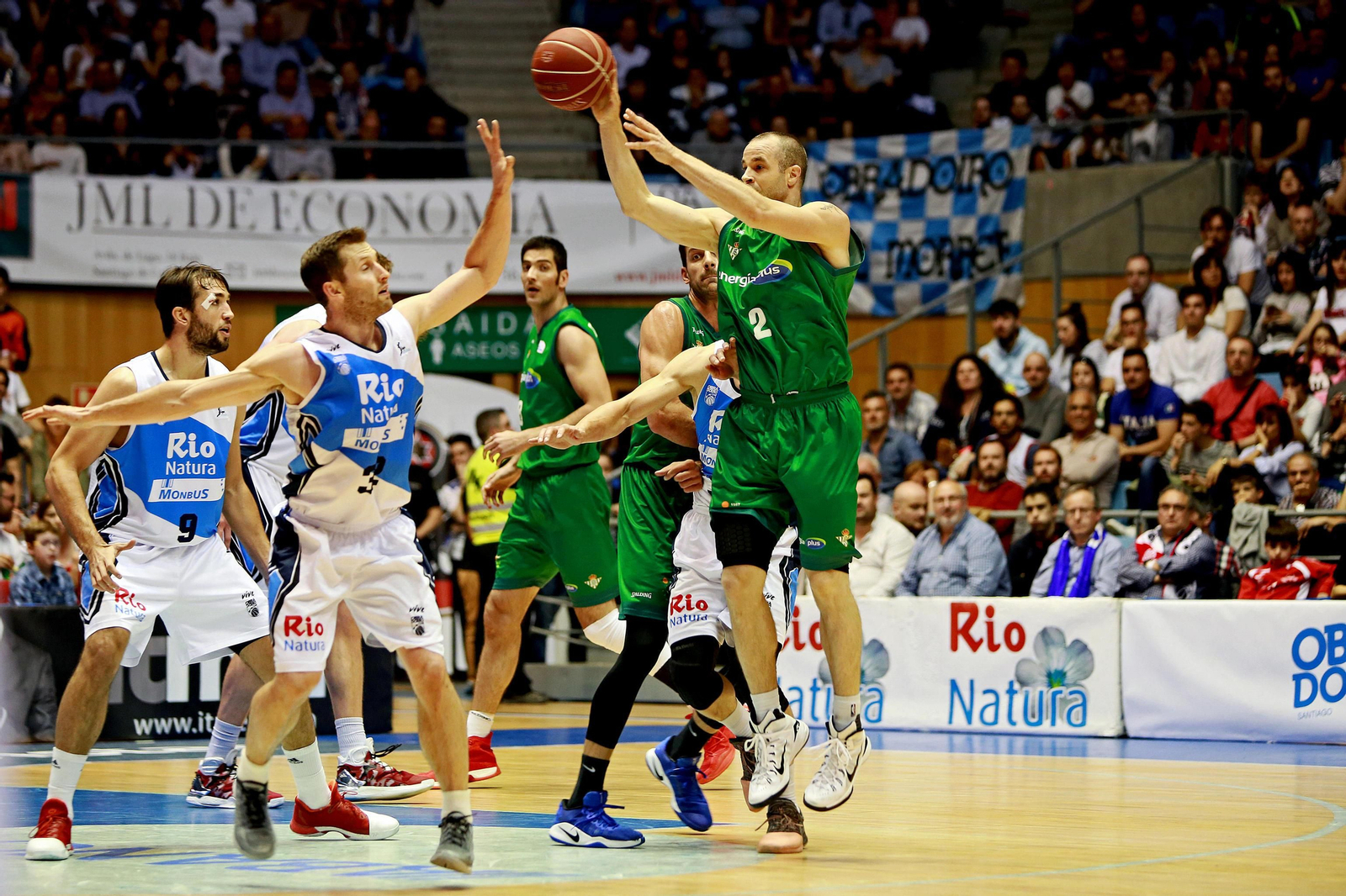 Las imágenes del Obradoiro-Betis E-Plus