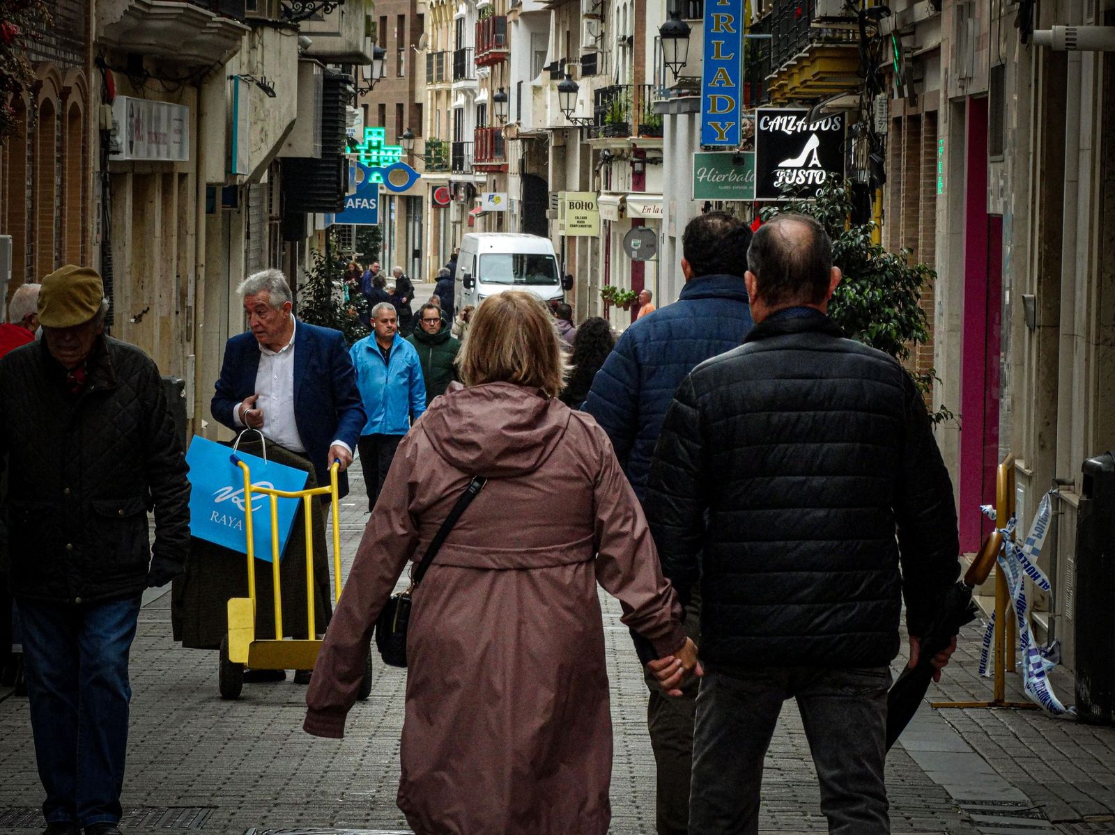 Fotos de ambiente durante la mañana en las calles del centro