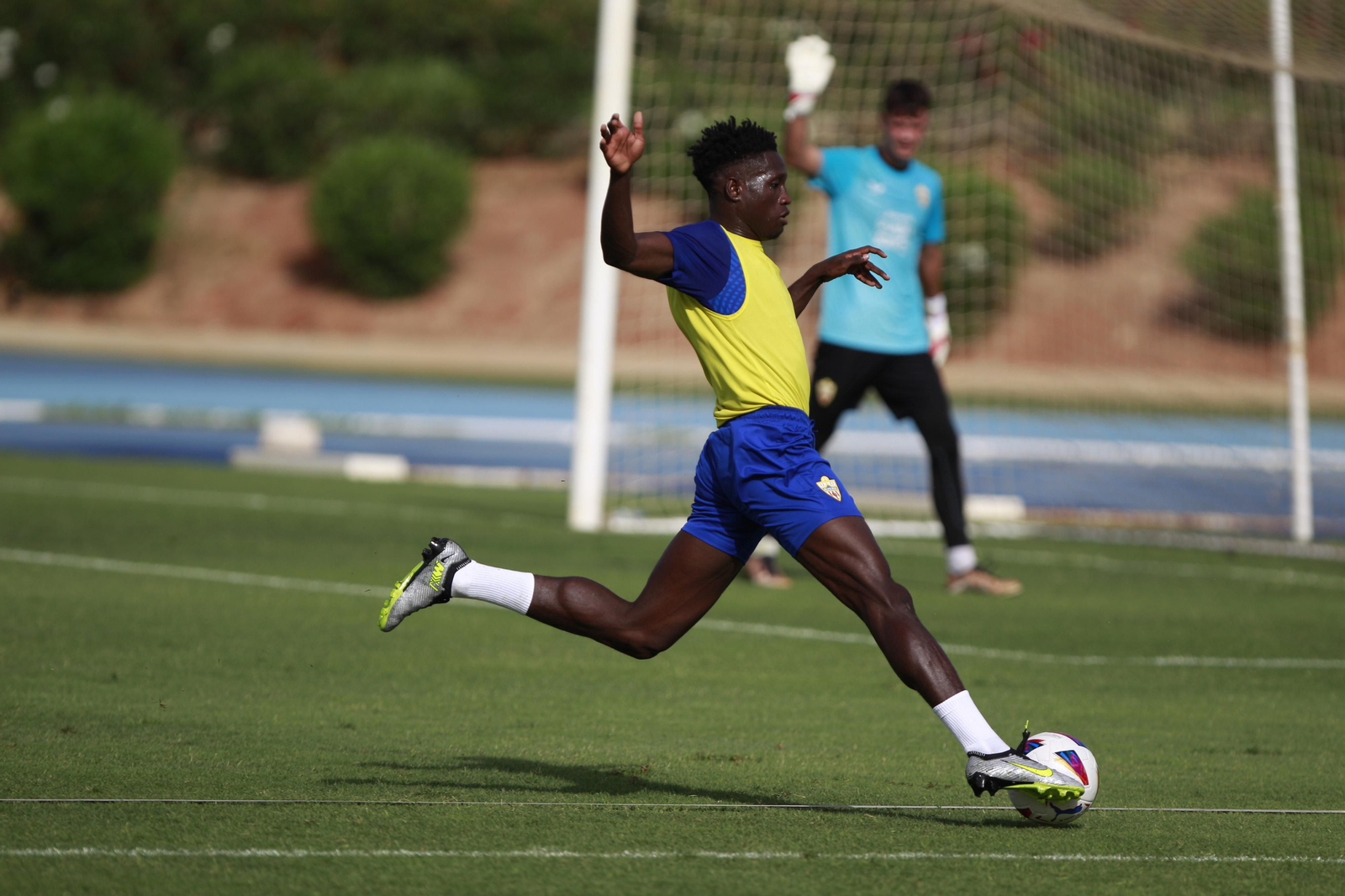 Primer entrenamiento de la temporada 2023-2024 para la UDA