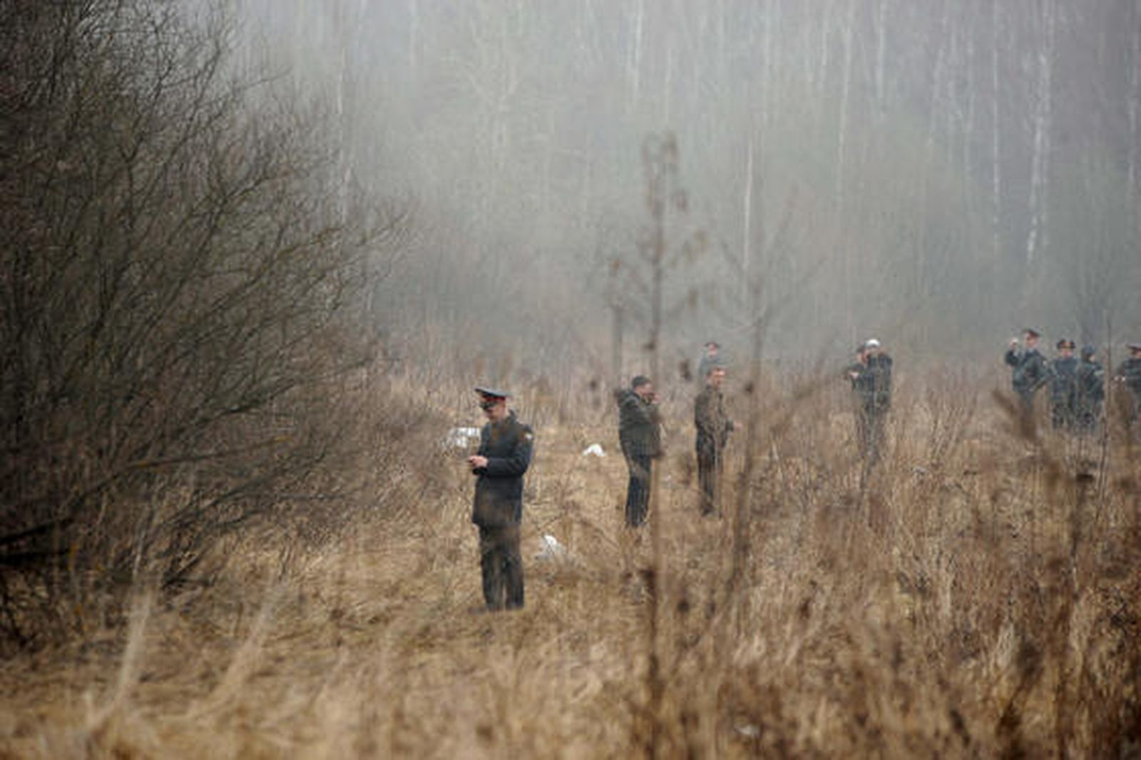 El presidente de Polonia, Lech Kaczynski, y otras 95 personas, entre ellos más de una veintena de altor cargos políticos y militares, mueren en un accidente aéreo. / EFE