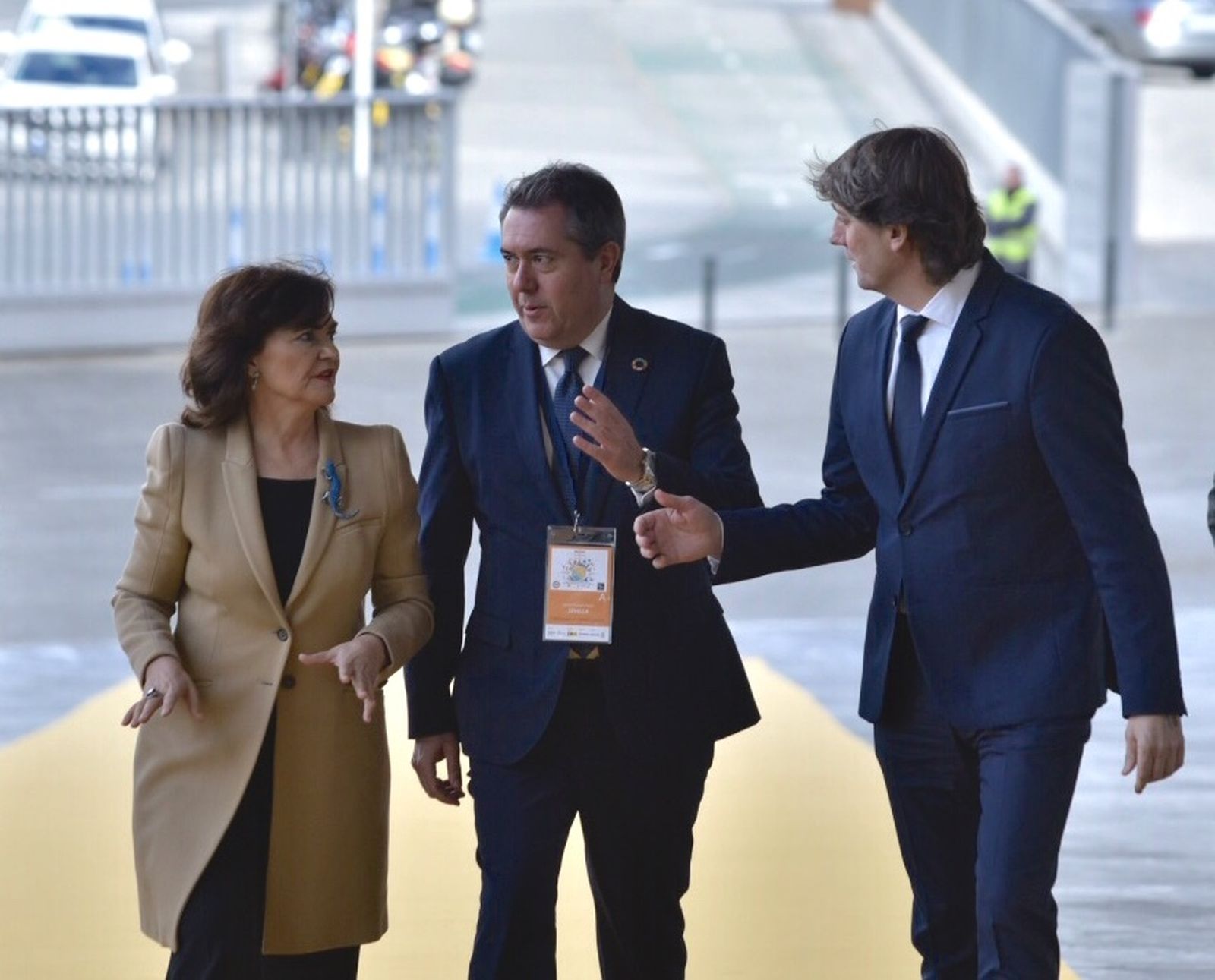 Carmen Calvo junto a Juan Espadas.