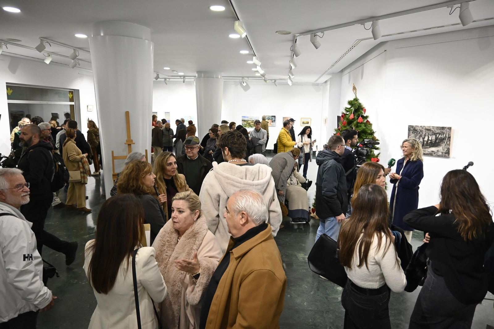 Inauguración de la muestra solidaria titulada 'ArtistasxPrincesa. Una obra por cada princesa RETT'