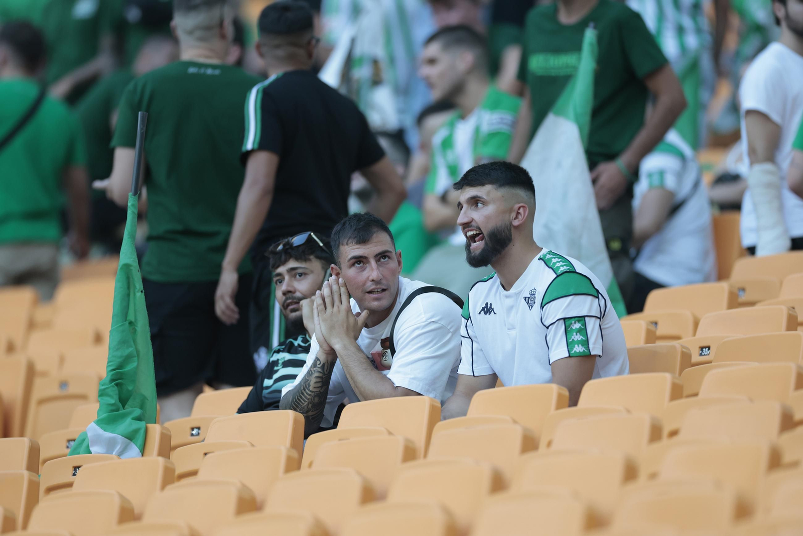 Búscate en las fotos del Betis - Alavés