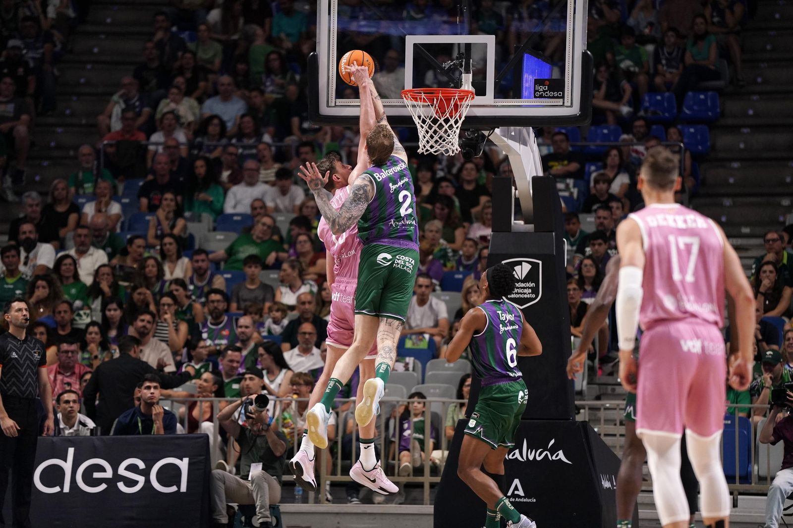 Balcerowski tapona a Pustovyi.