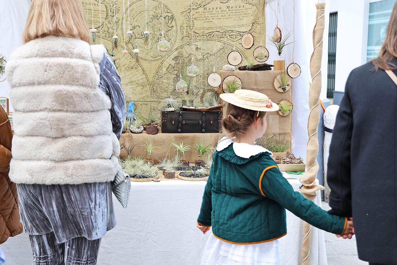 Imágenes del ambiente en la Feria de Época 1900 de Moguer