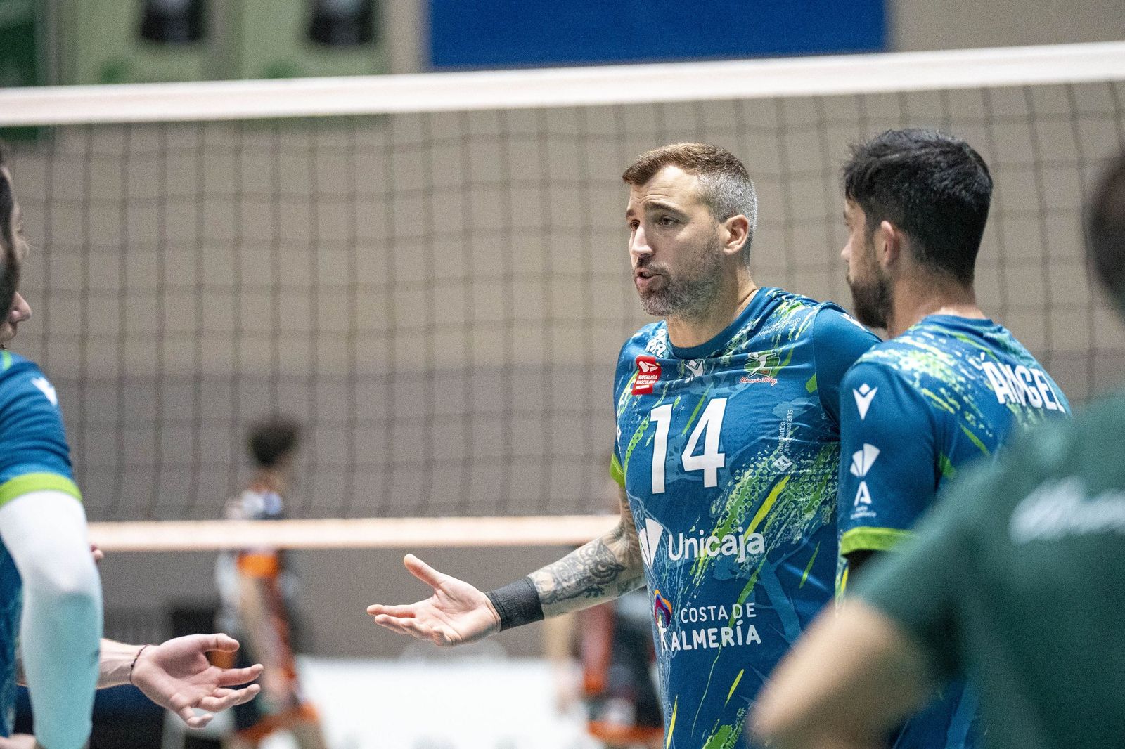 Las imágenes del partido entre Unicaja Costa de Almería y Pamesa Teruel de Superliga de voleibol
