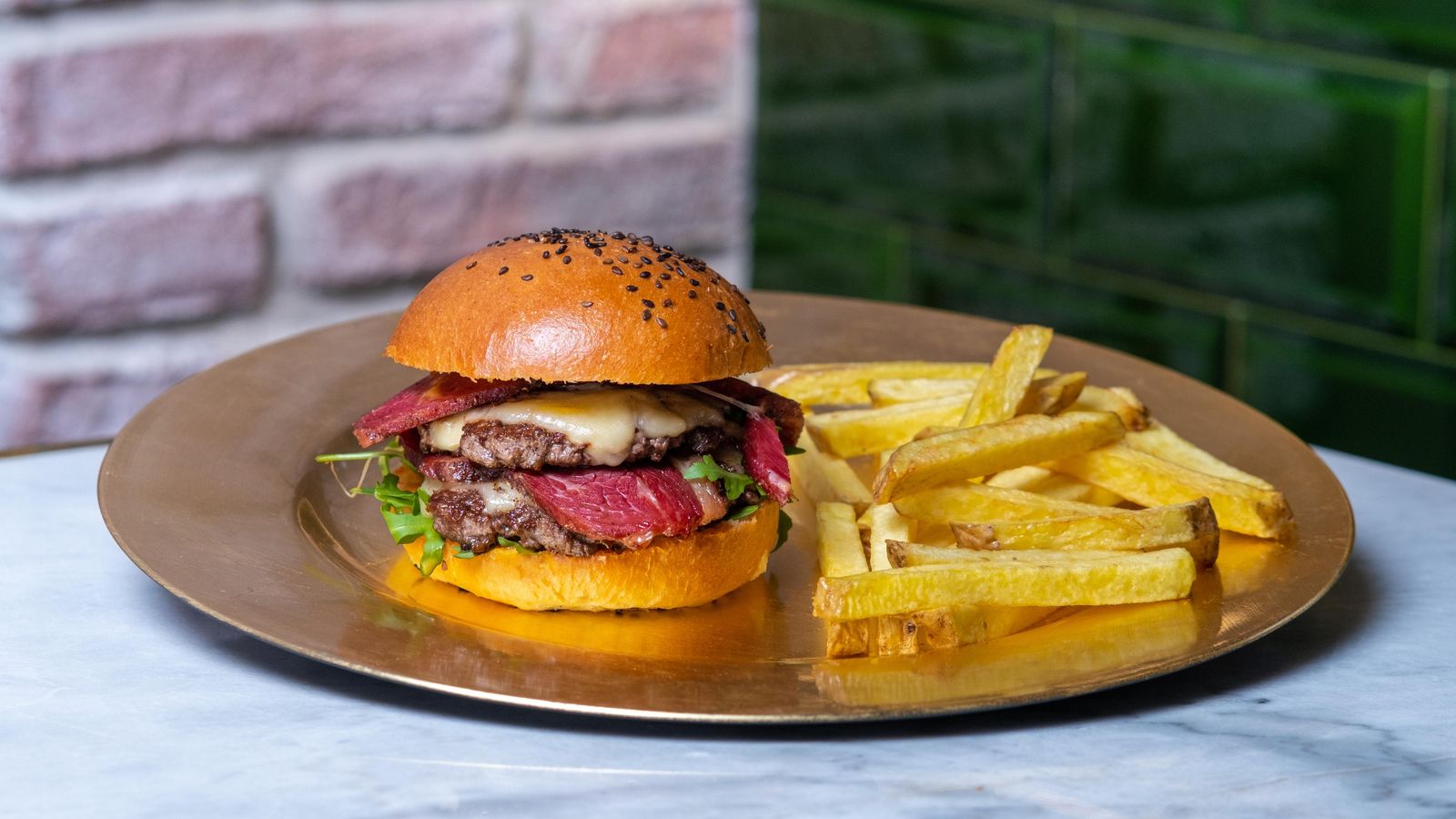 Burger Platinum de Golden Pizza & Burger.