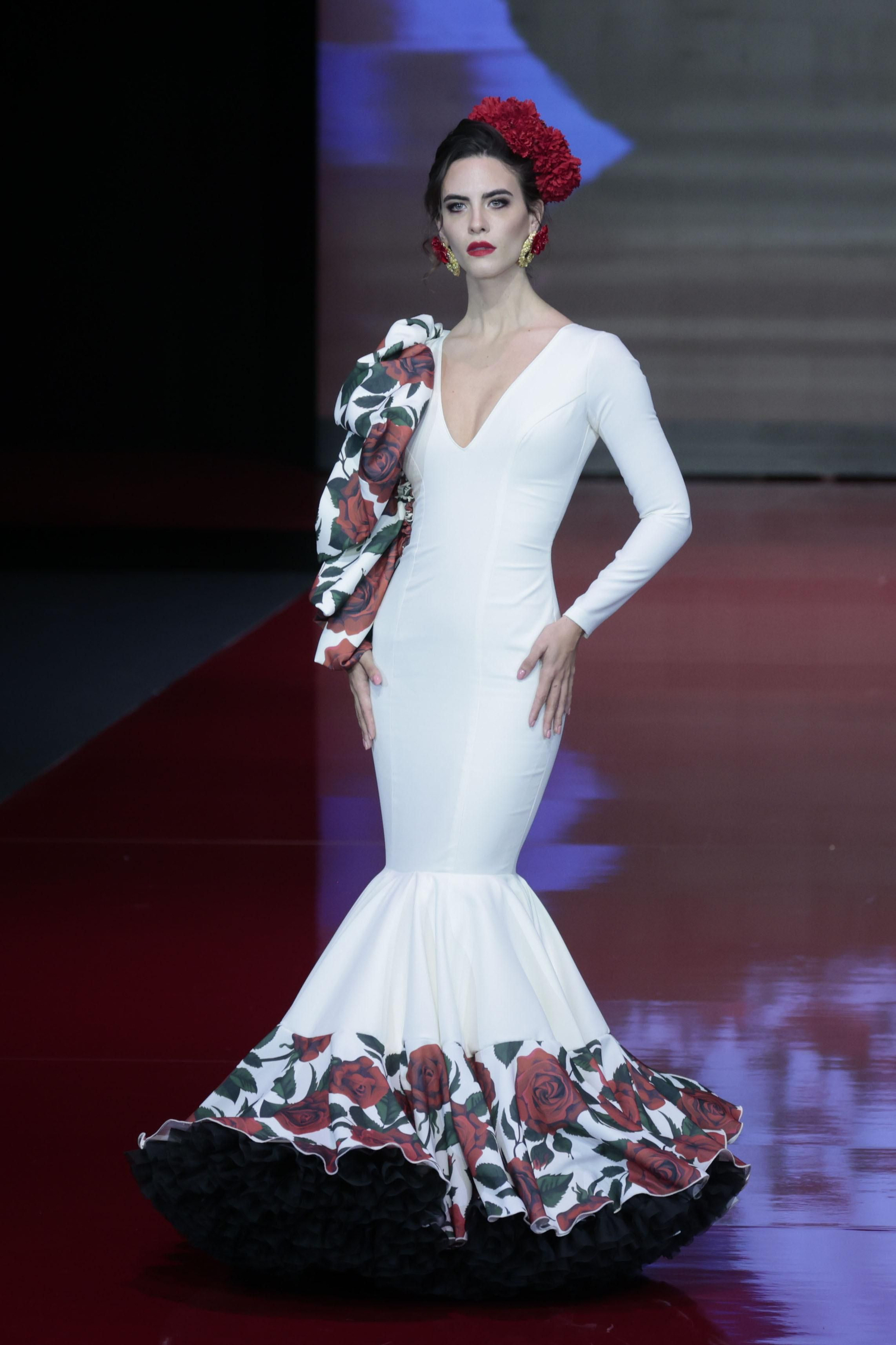 El desfile de Rosa Pedroche en SIMOF 2022, todas las fotos