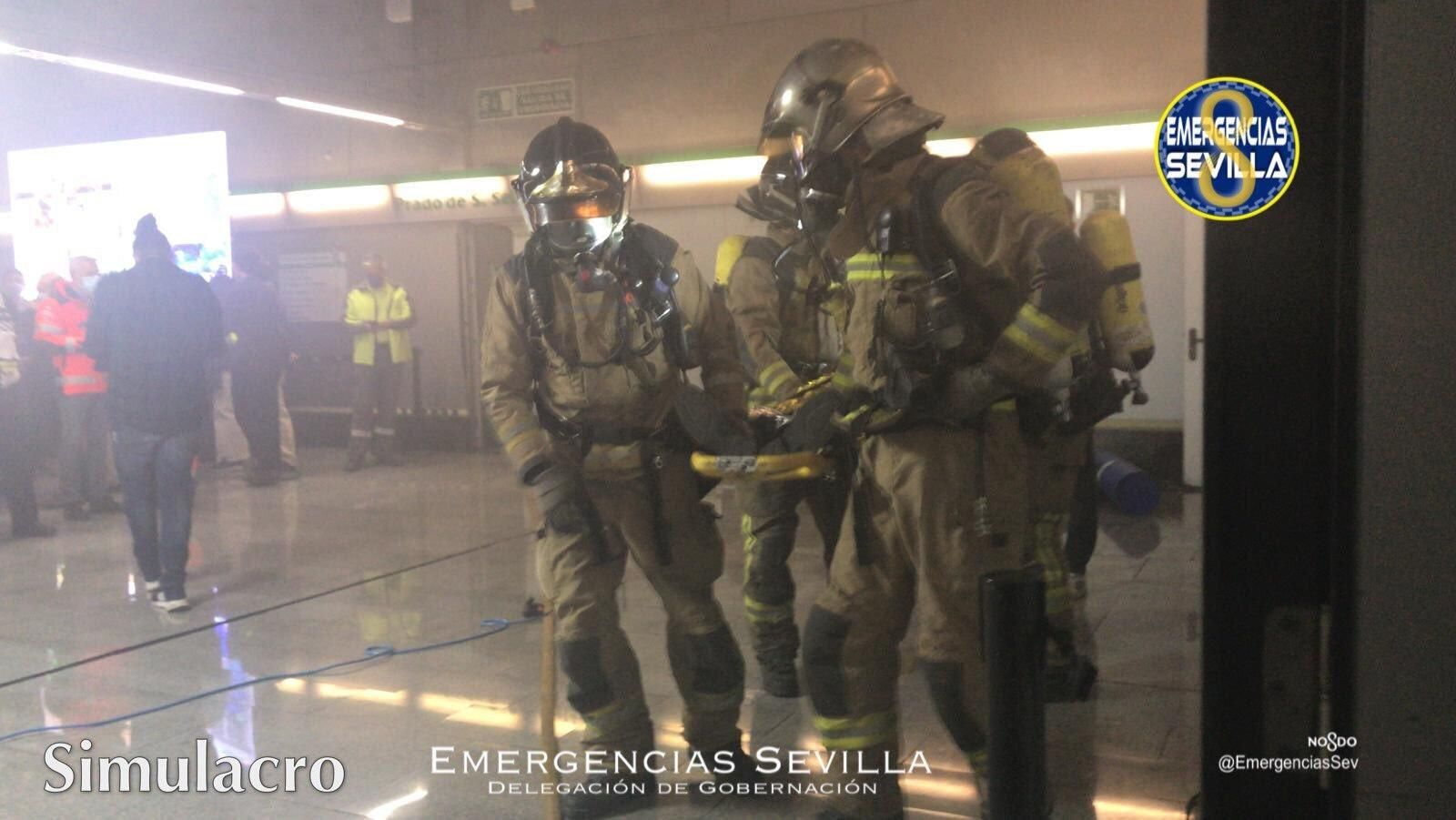 Las imágenes del simulacro de incendios de los Bomberos en el Metro de Sevilla