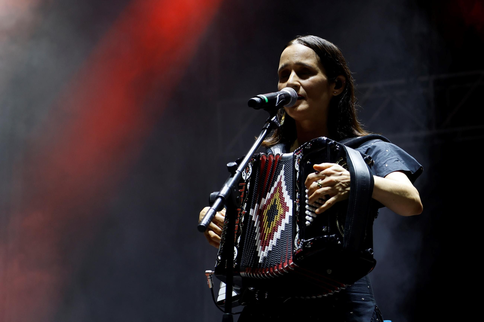 Las imágenes de los conciertos de Valeria Castro y Julieta Venegas en el Festival de la Guitarra de Córdoba