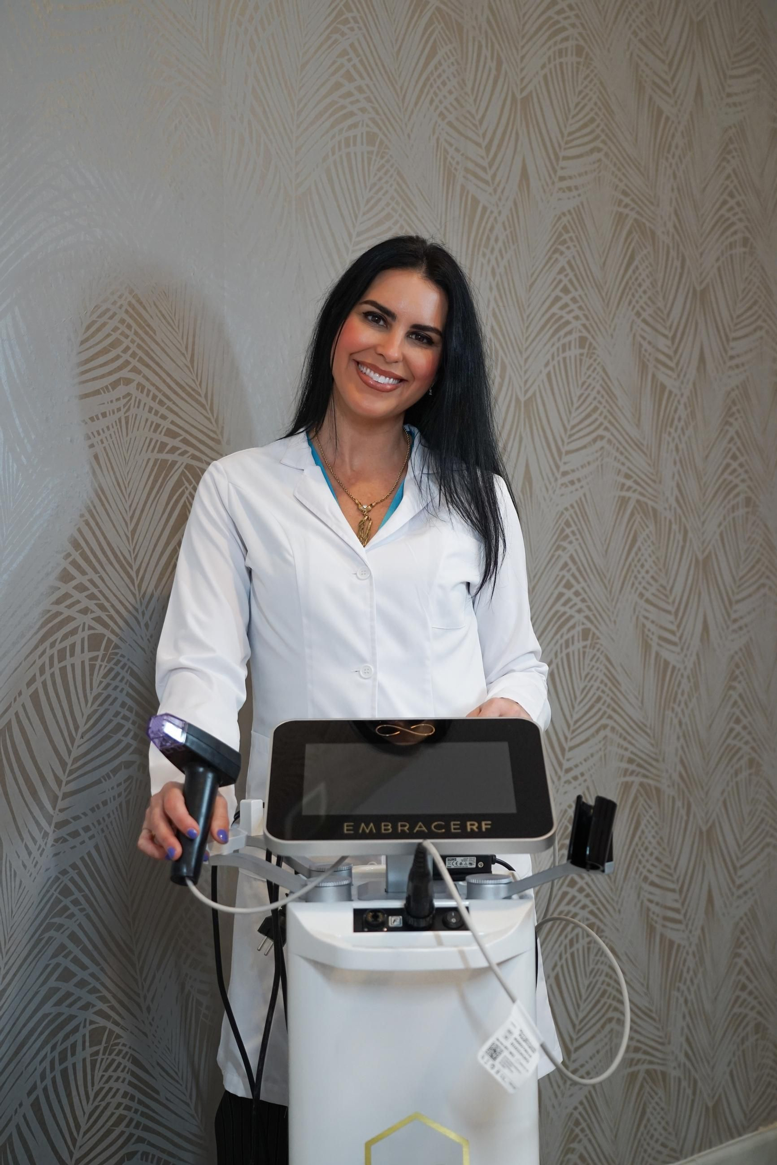 “Navidad es todo el año, llegar a diciembre con prisas por hacer un tratamiento significa que no se ha planificado bien la estrategia”, explica la doctora Victoria Núñez Vera.