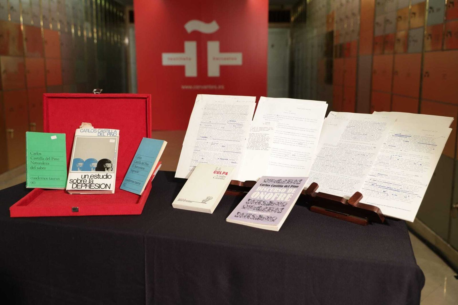 El legado de Carlos Castilla del Pino que se ha depositado en la Caja de las Letras.