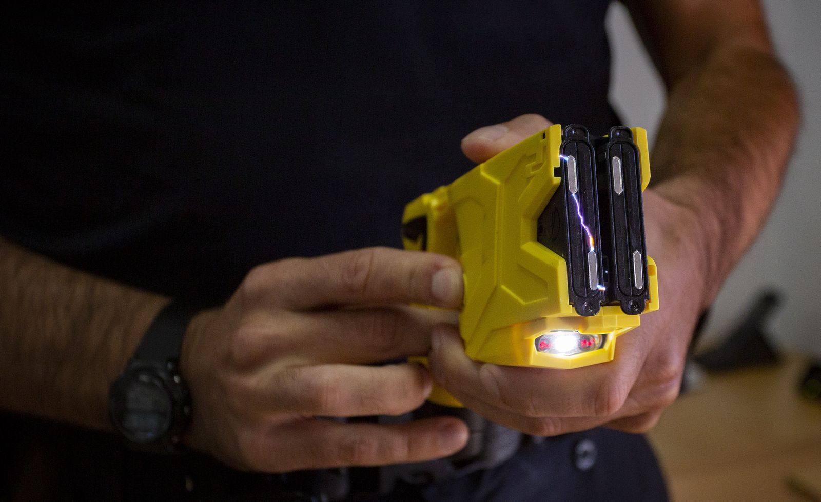 Una pistola taser.