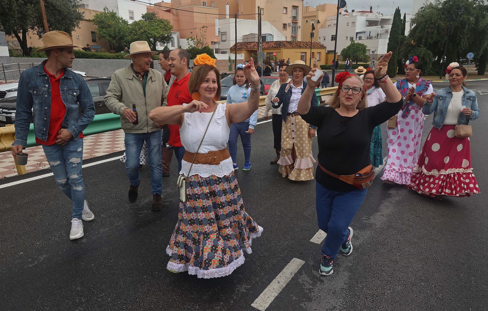 Búscate en las fotos del sábado en la romería de Los Barrios