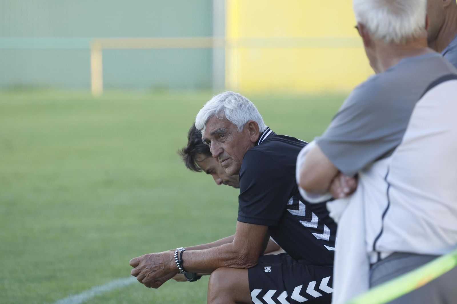"Las fotos del partido de entrenamiento de la Balona con el Mons Calpe de Gibraltar"