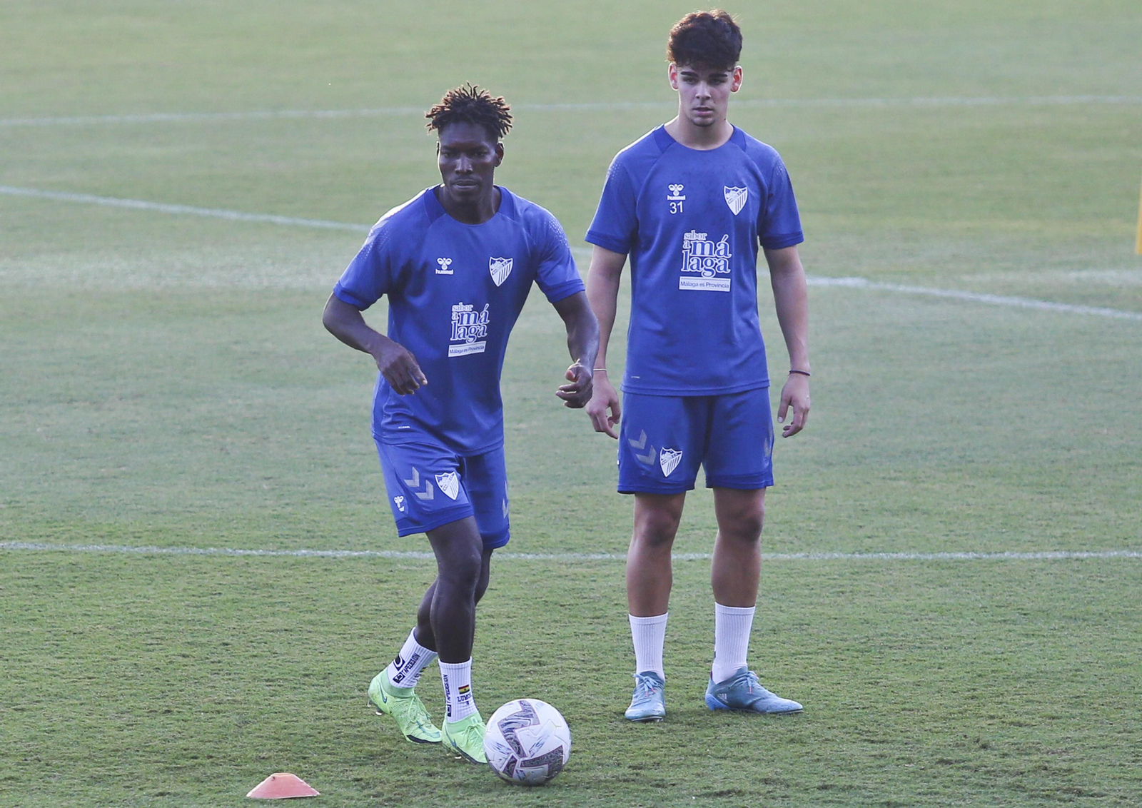 Galería de fotos: Lumor sigue como uno más en una sesión complicada para el Málaga CF Galería de fotos: Lumor sigue como uno más en una sesión complicada para el Málaga CF