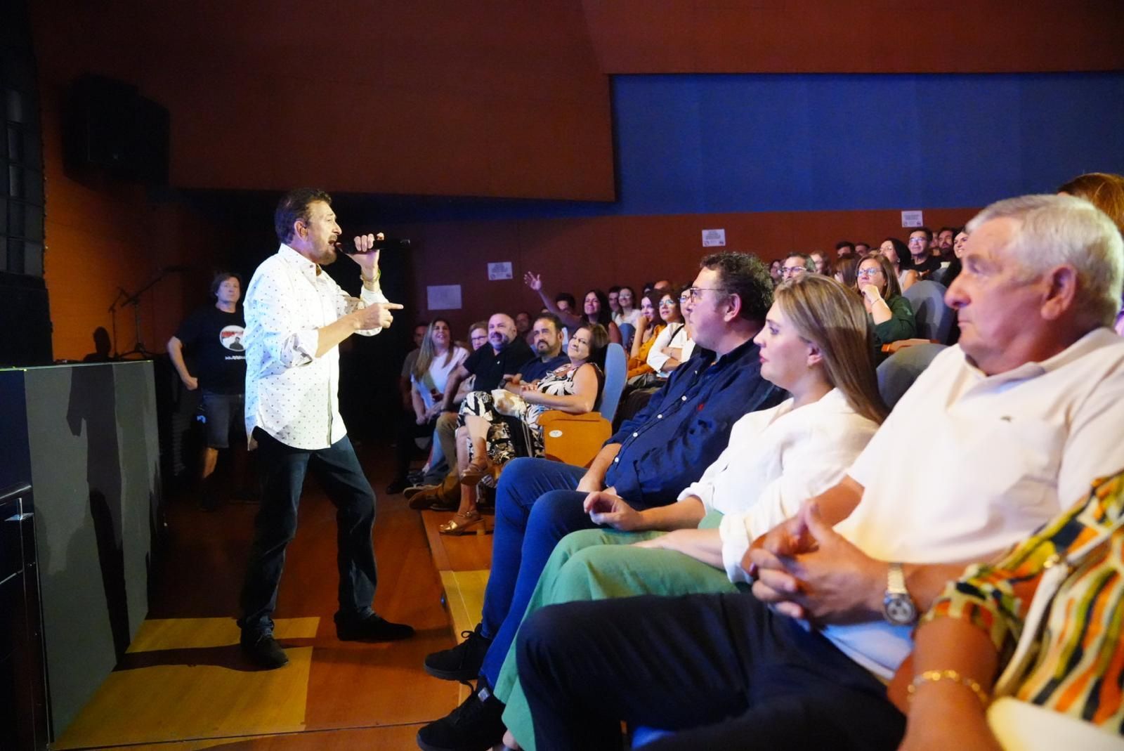 El concierto de Manolo García en el teatro El Silo de Pozoblanco, en fotografías