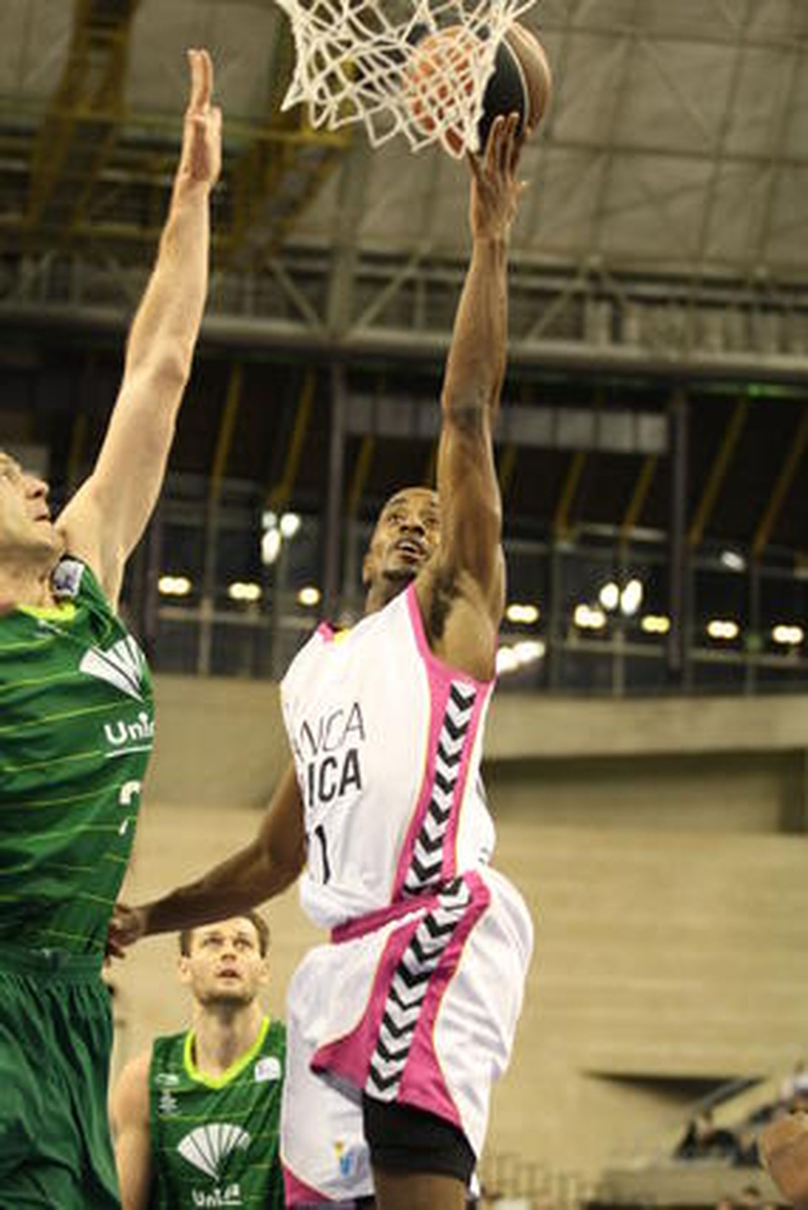 El Banca Cívica se mete en semifinales de la Copa del Rey a costa de Unicaja (65-77). / ACB Photo