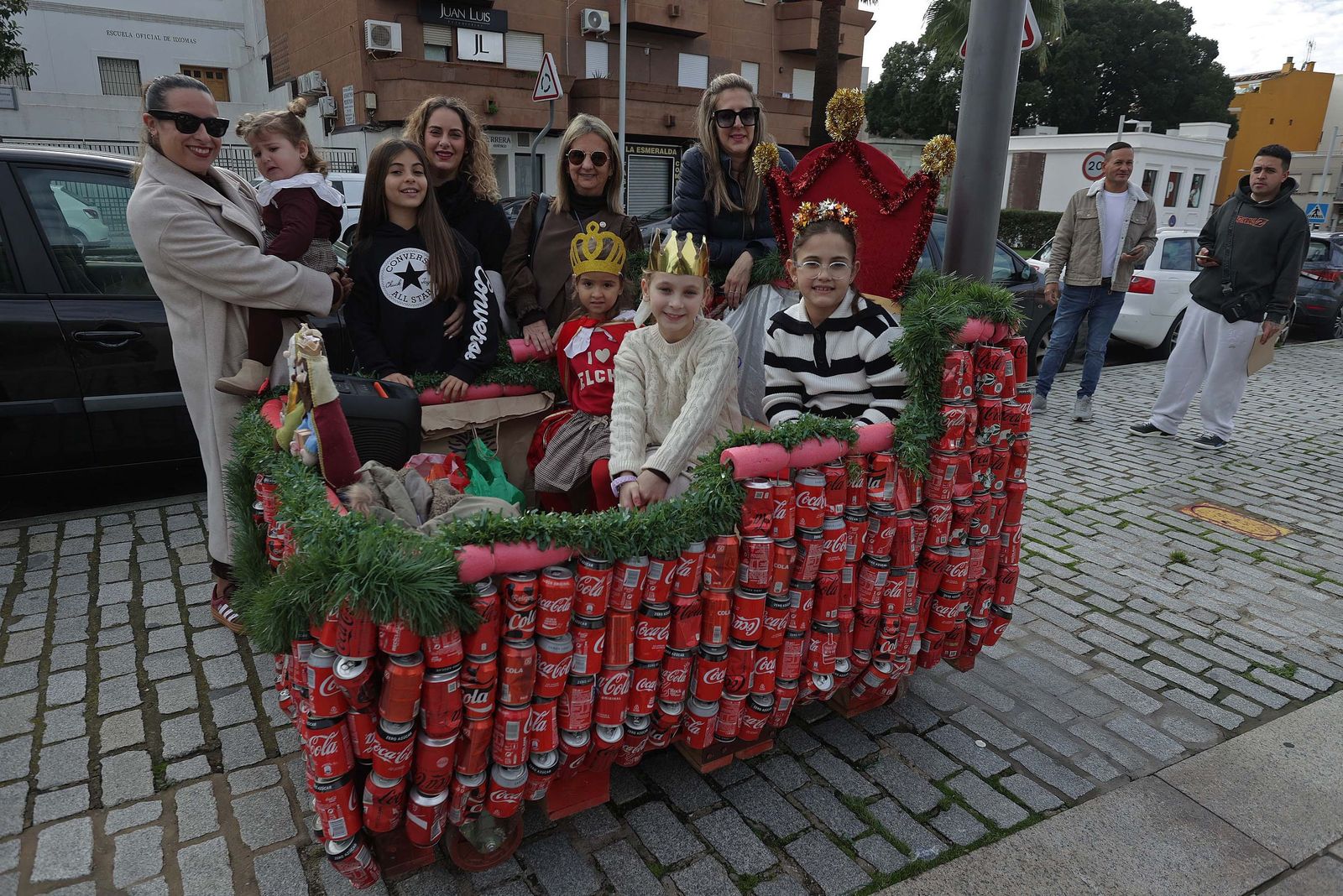 Búscate en el multitudinario arrastre de latas 2026 en Algeciras