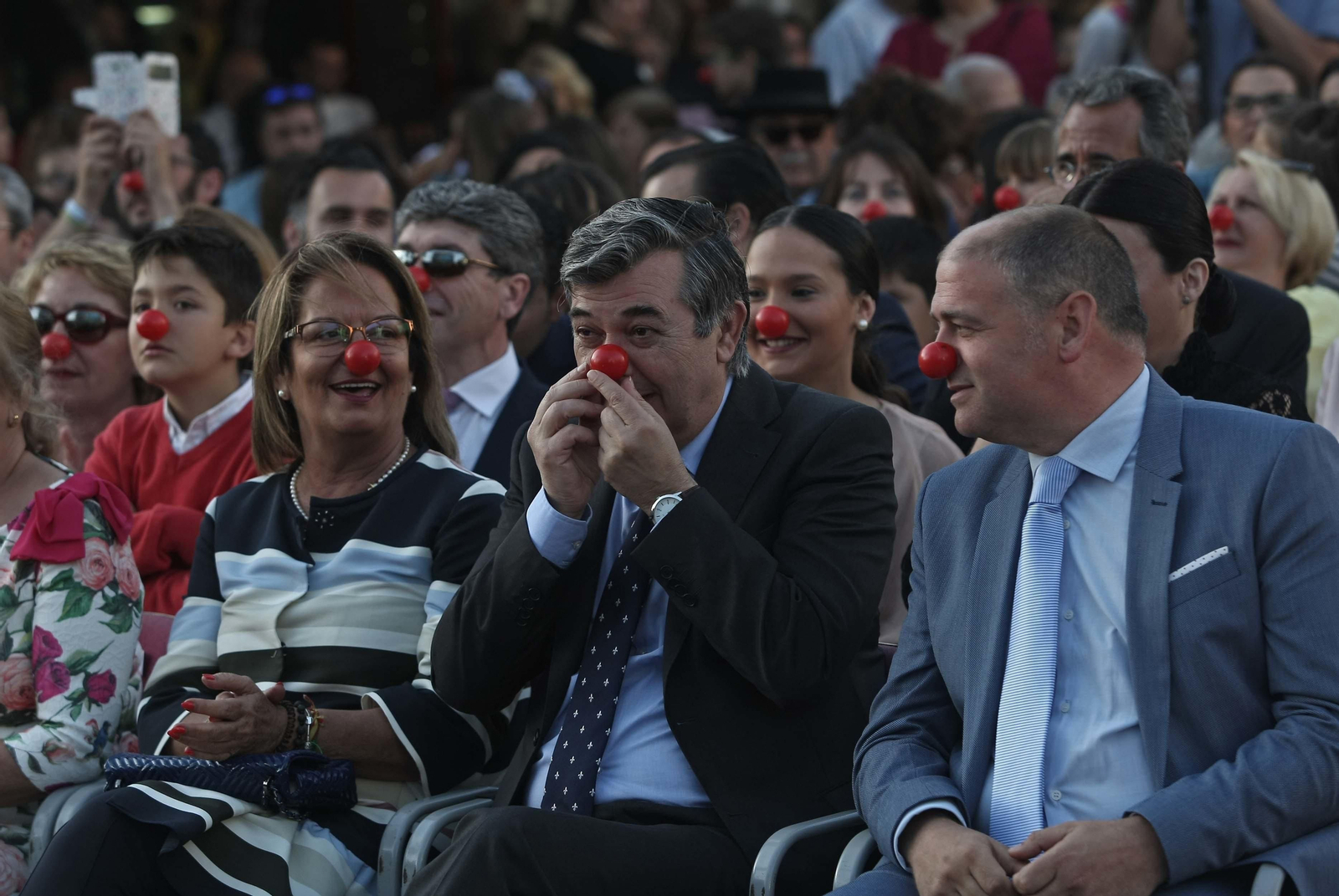 Imágenes del acto de coronación de la Feria de Los Barrios