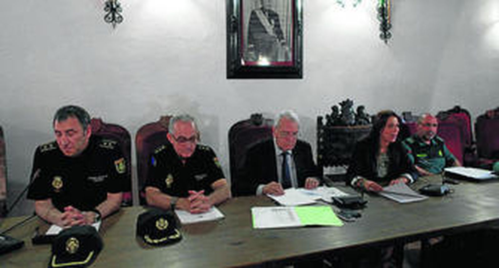 El comisario y el subdelegado participaron en la Junta Local de Seguridad.