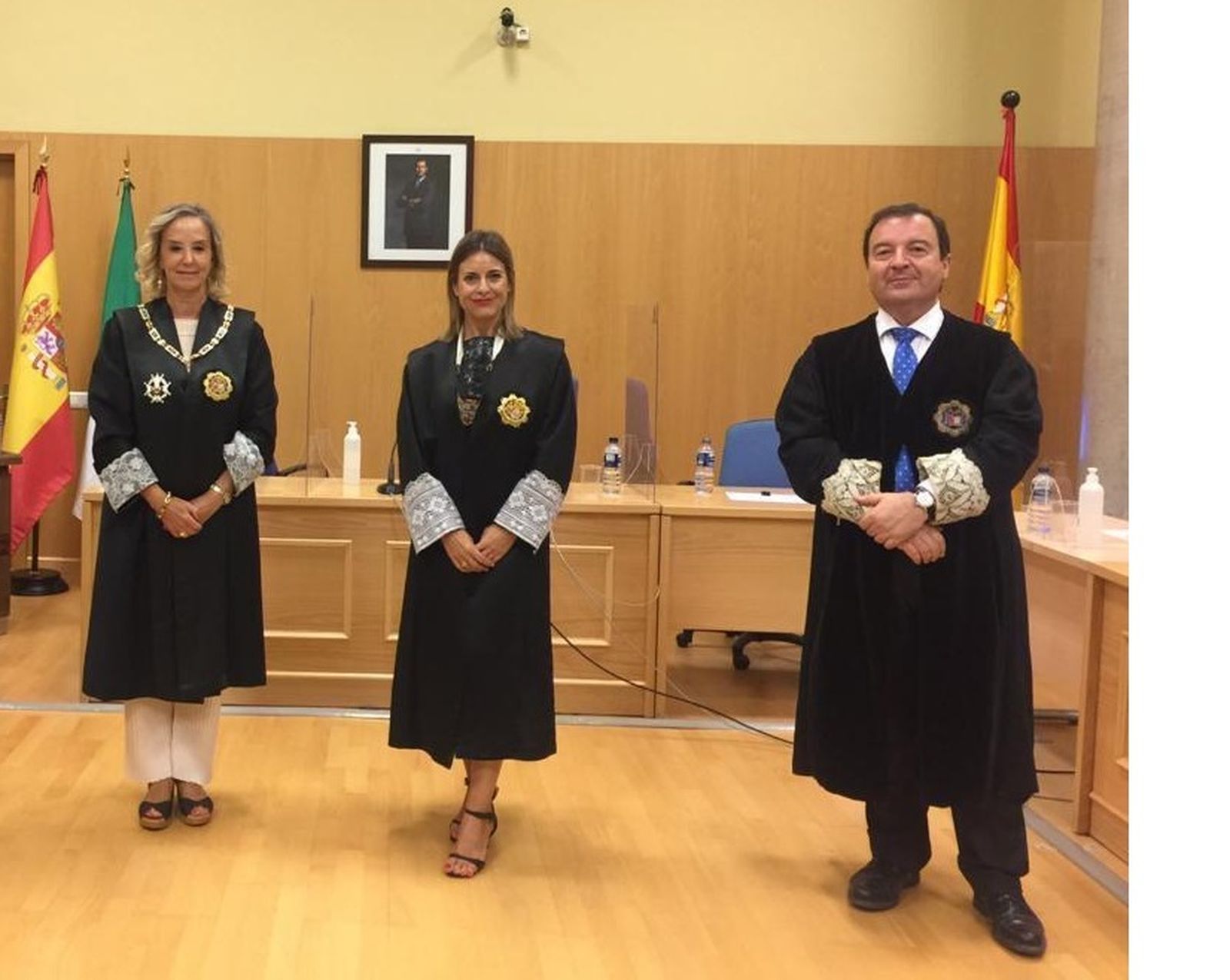 la fiscal superior de Andalucía Ana Tárrego, la fiscal jefe de Dos Hermanas Amparo Camacho, y el fiscal jefe de Sevilla, Luis Fernández Arévalo